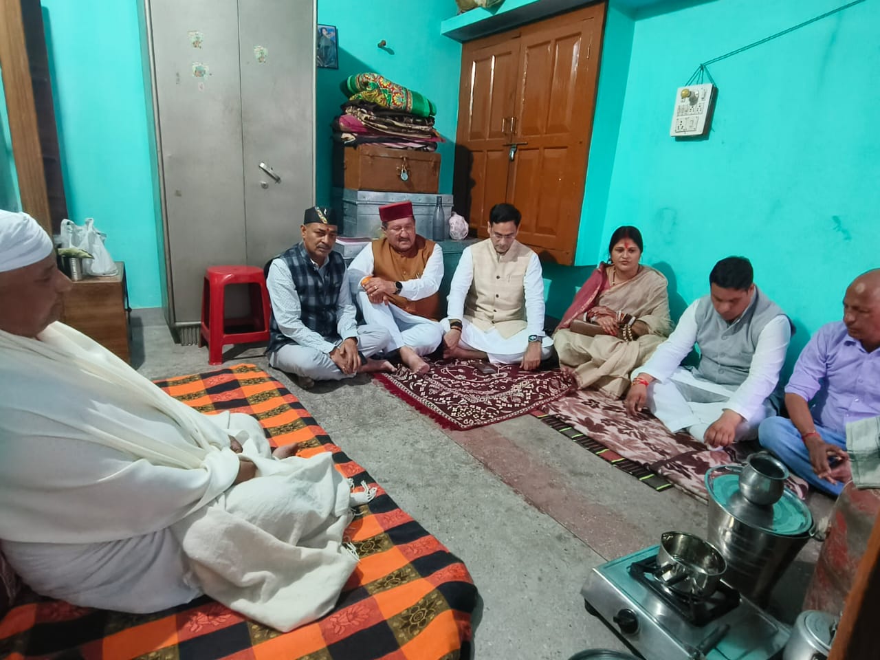 रुद्रप्रयाग में शोक संवेदना व्यक्त करने पहुंचे प्रभारी मंत्री सौरभ बहुगुणा, केदारनाथ विधायक आशा नौटियाल और रूद्रप्रयाग विधायक भरत चौधरी