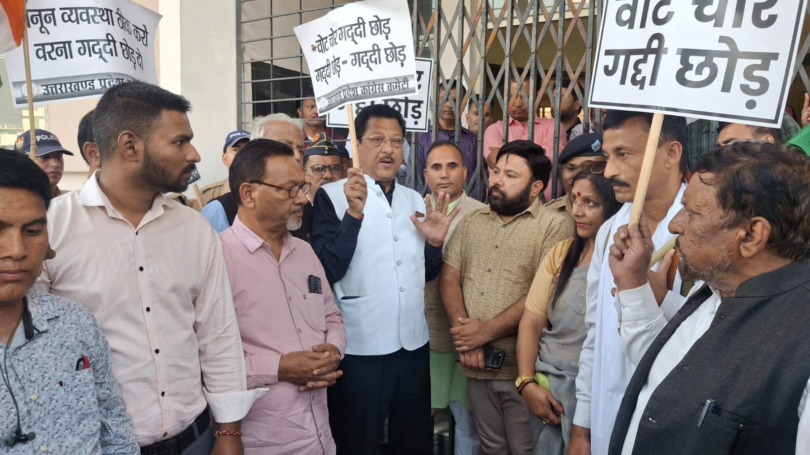राज्य निर्वाचन आयुक्त को बर्खास्त करे राज्य सरकार : सूर्यकांत धस्माना