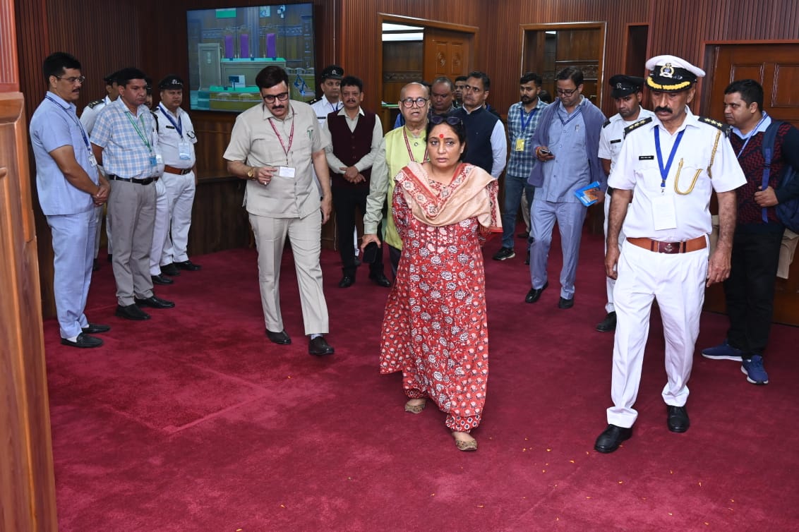 विशेष सत्र की तैयारियों का विधानसभा अध्यक्ष ने लिया जायज़ा